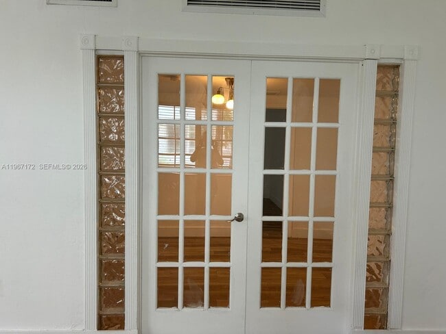 Building Photo - 1605 Lenox Ave.