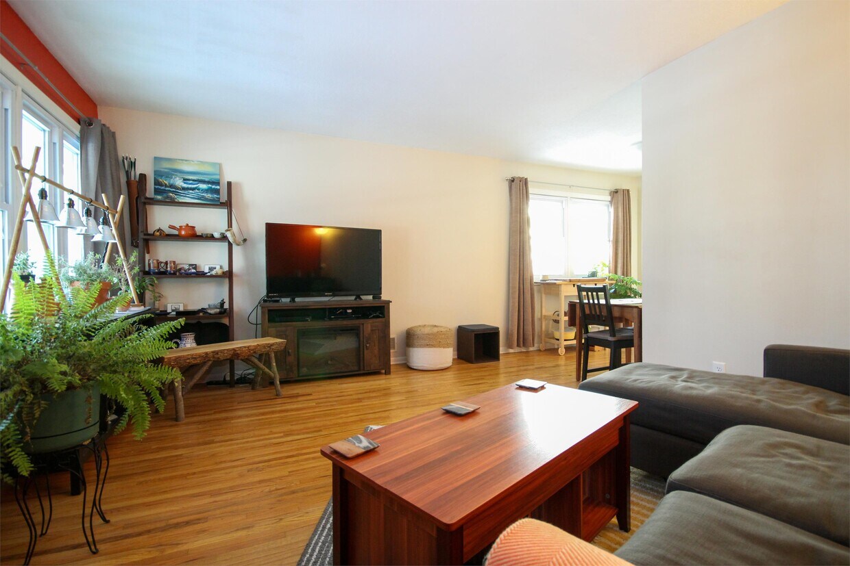 Primary Photo - 3233 S 39th Ave