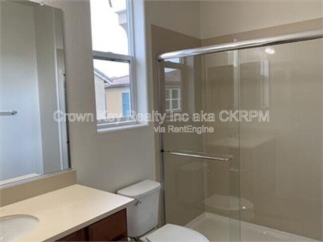 Foto del edificio - 473 E Albertina Ave