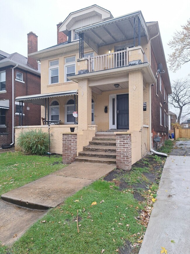Foto del edificio - 2067 Hazelwood St