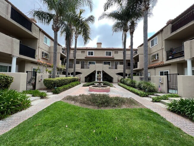 Foto del edificio - $1000 OFF FIRST MONTH’S RENT! 3 Blocks To Downtown! Upper: 3 Bedroom 3 Bath,