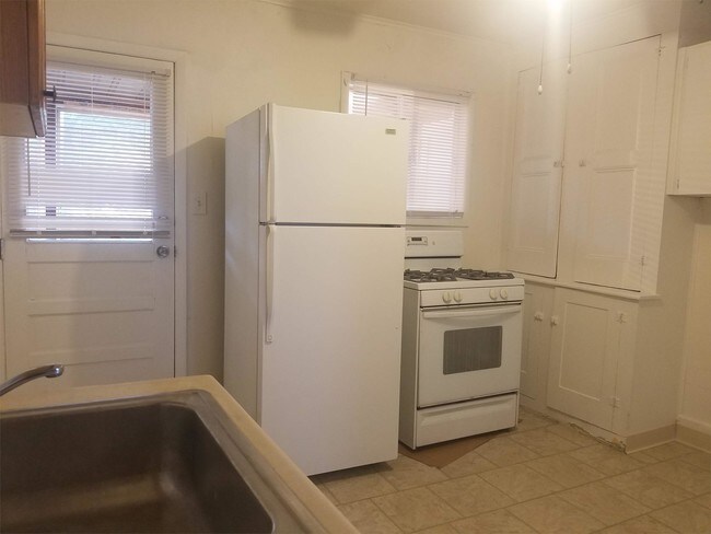 Building Photo - 17 Colfax Ave