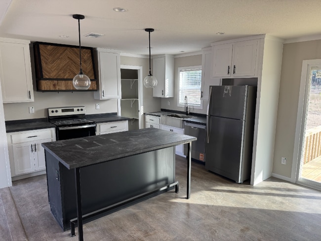 Building Photo - 262 Patriot Ln