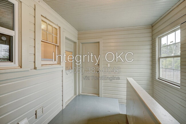 Photo - 1507 1/2 Northwest 17th Street Apartment