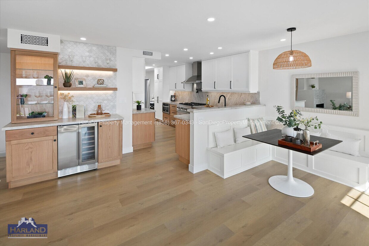 Primary Photo - 12925 Caminito Del Canto