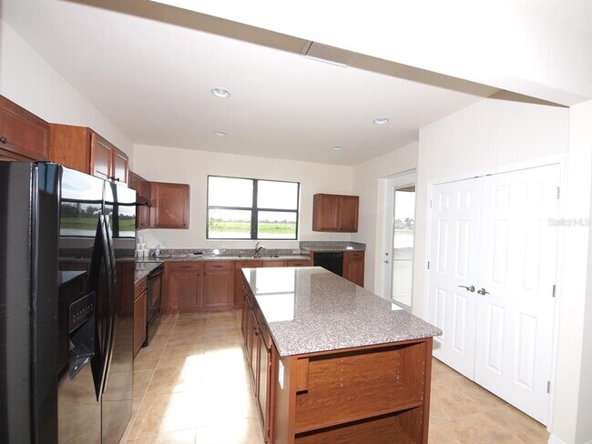 Foto del edificio - 19224 Isadora St