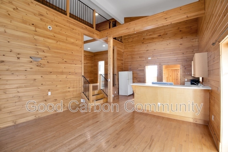 Foto principal - 852 Kenmore Ave