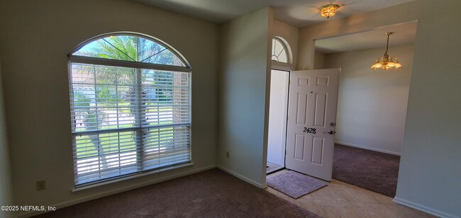 Building Photo - 2428 Cedar Trace Dr E