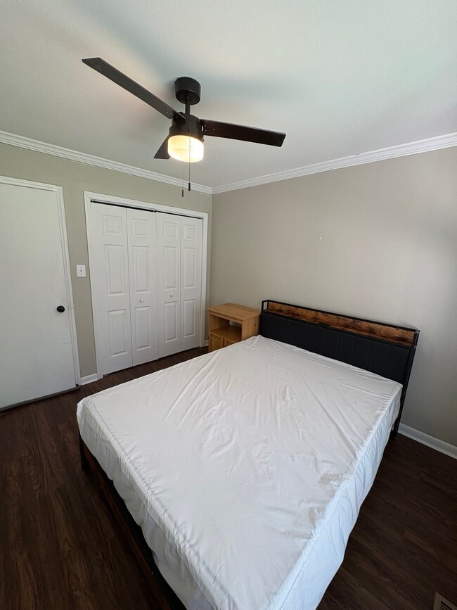 Building Photo - 207 Coachman Dr