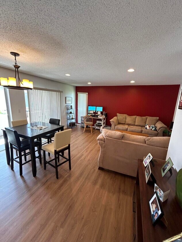 Foto principal - 7 W Greenway Dr