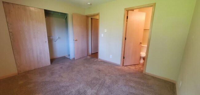 Foto del edificio - Pre-Leasing - 3bd/2bath (Cordata Area)