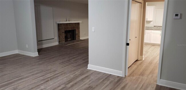 Foto del edificio - 14815 Winding Creek Ct