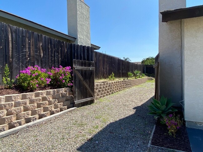 Building Photo - Remodeled 3 Bedroom Home in Oceanside!