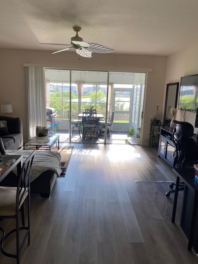 Foto del edificio - 4822 Barnstead Dr