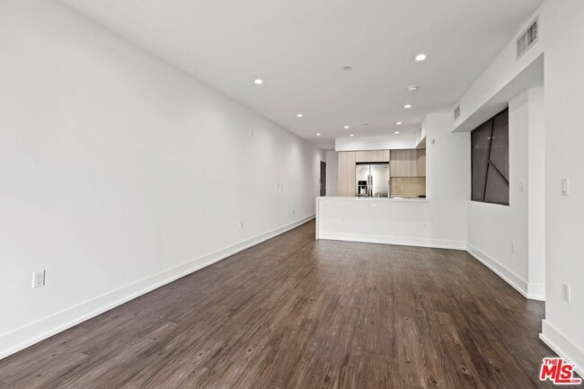 Building Photo - 409 Hayworth Ave