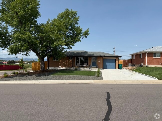 Front of house. - 7101 Clay St