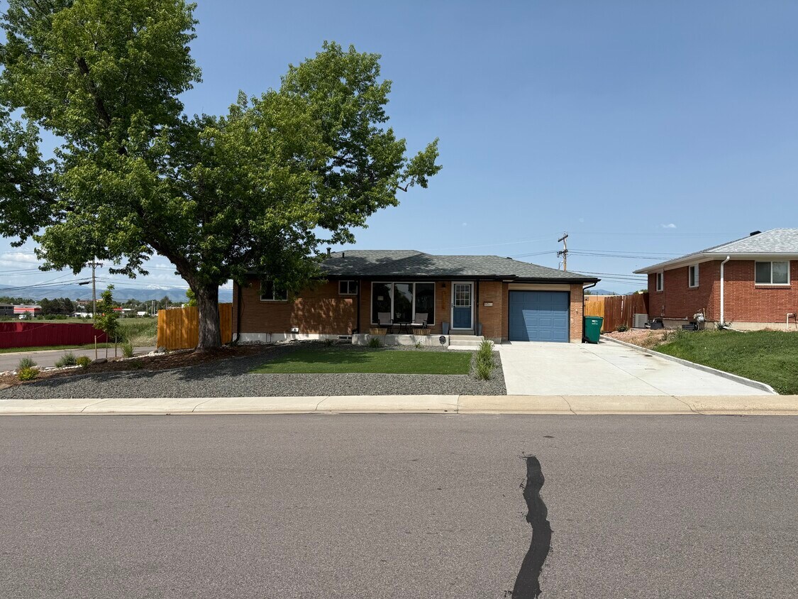 Frente de la casa. - 7101 Clay St