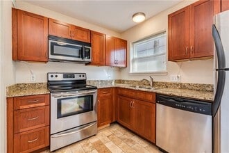 Building Photo - 2800 Cole St