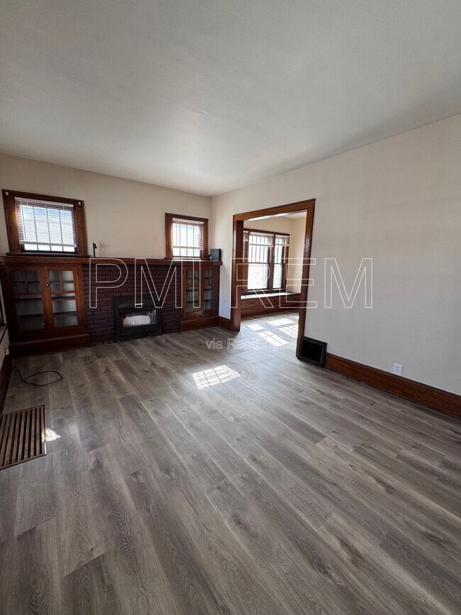 Foto del edificio - 1023 Harrison Ave SW