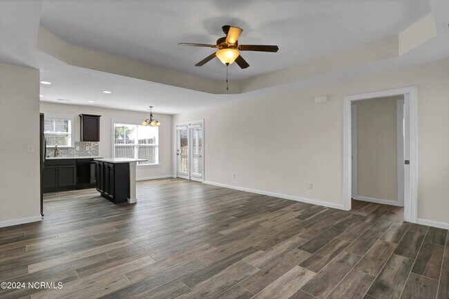 Foto del edificio - 1265 Dunlop Dr NE
