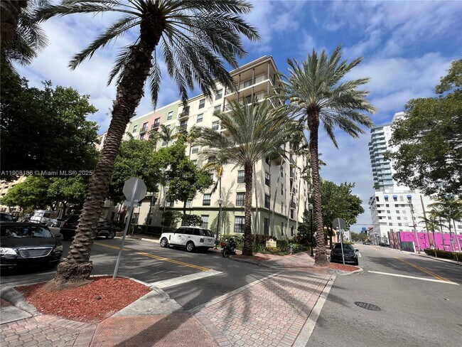 Foto del edificio - 1900 Van Buren St