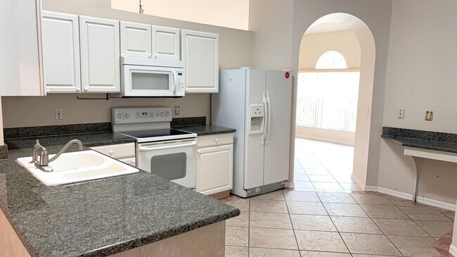 Foto del edificio - Beautiful Hunter’s Creek Pool Home!