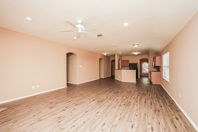 Building Photo - 1709 Heron Dr