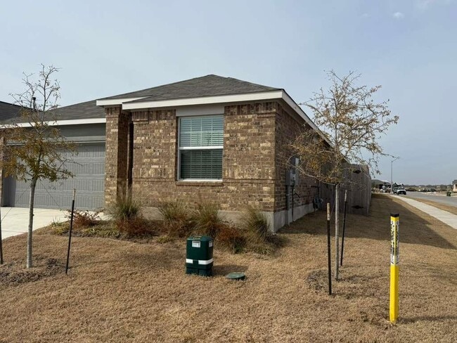 Building Photo - 223 Camargue Dr