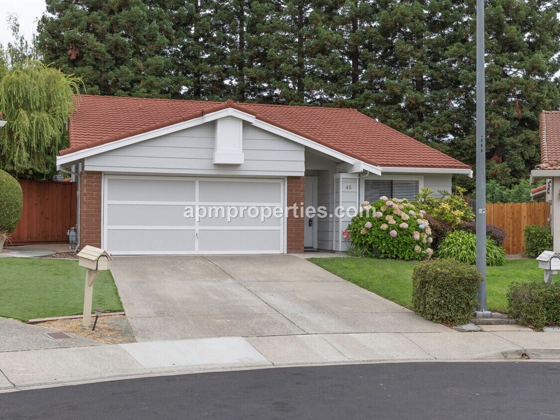 Primary Photo - 3 br, 2 bath House - 45 Longhorn Court
