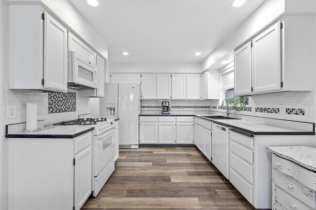 Foto del edificio - 7767 N 4th St