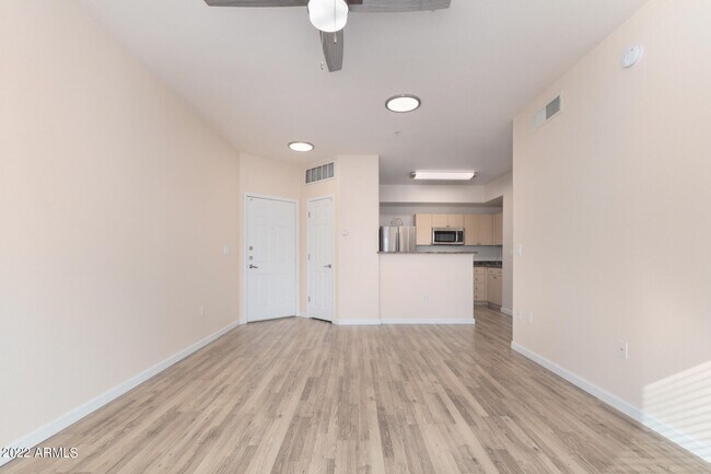Foto del edificio - 18416 N Cave Creek Rd