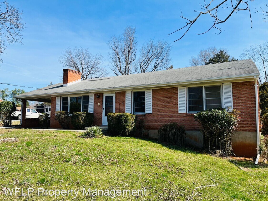 Foto principal - 3 br, 1.5 bath House - 1104 Ashley Dr