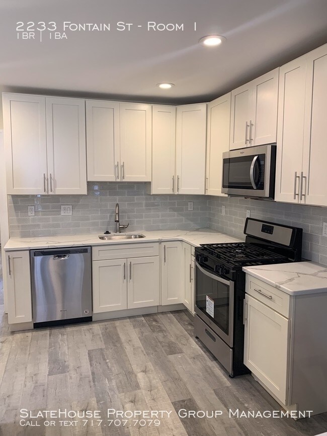 Building Photo - 2233 Fontain St