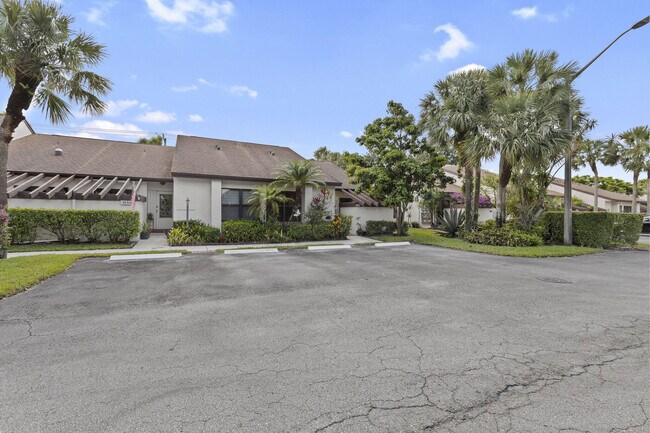 Foto del edificio - 3646 English Rd