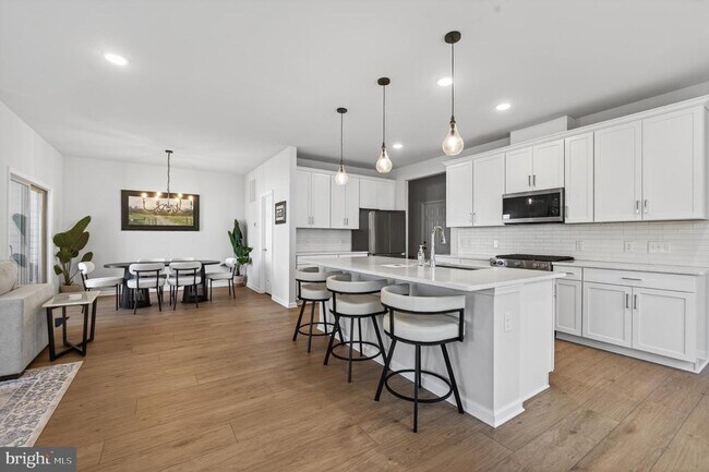 Foto del edificio - 619 Liberty Ridge Rd