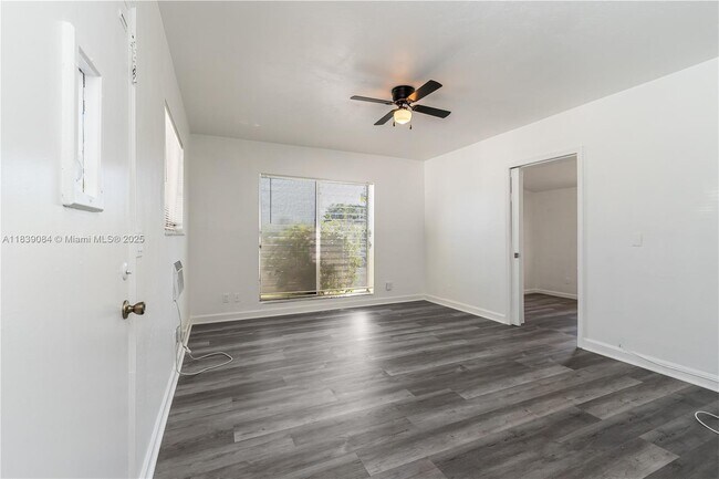 Foto del edificio - 51 NW 27th Ct