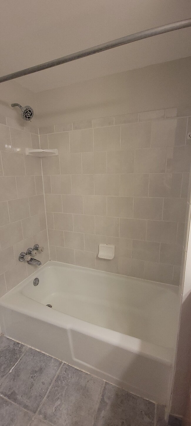 Bañera/Ducha - 2606 Indian Dr