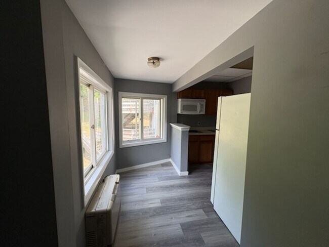 Foto del edificio - Main Bethel Apartments (144)