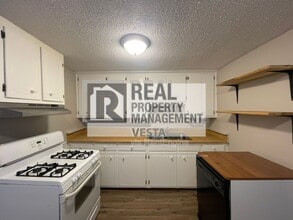 Building Photo - 110 W Ridge Cir