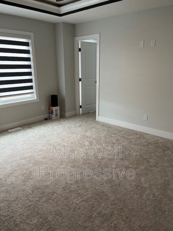 Photo du bâtiment - 12903-1123A 123a St NW
