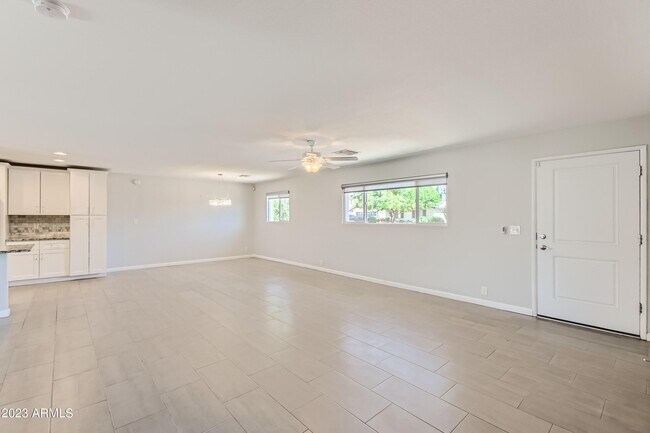 Building Photo - 8232 E Crestwood Way