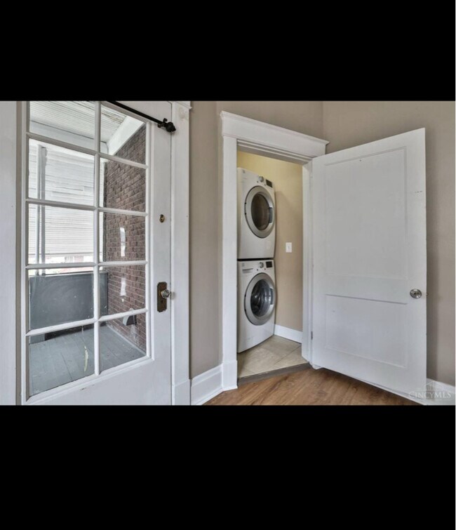 Foto del edificio - 4241 Langley Ave