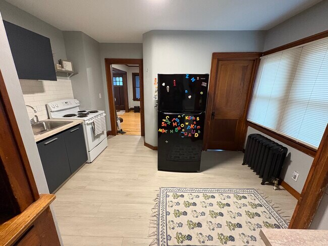 Foto del edificio - 1006 Gould Ave NE