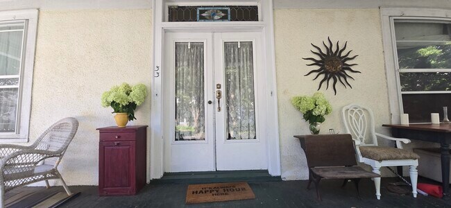 Foto del edificio - 33 Cottage St