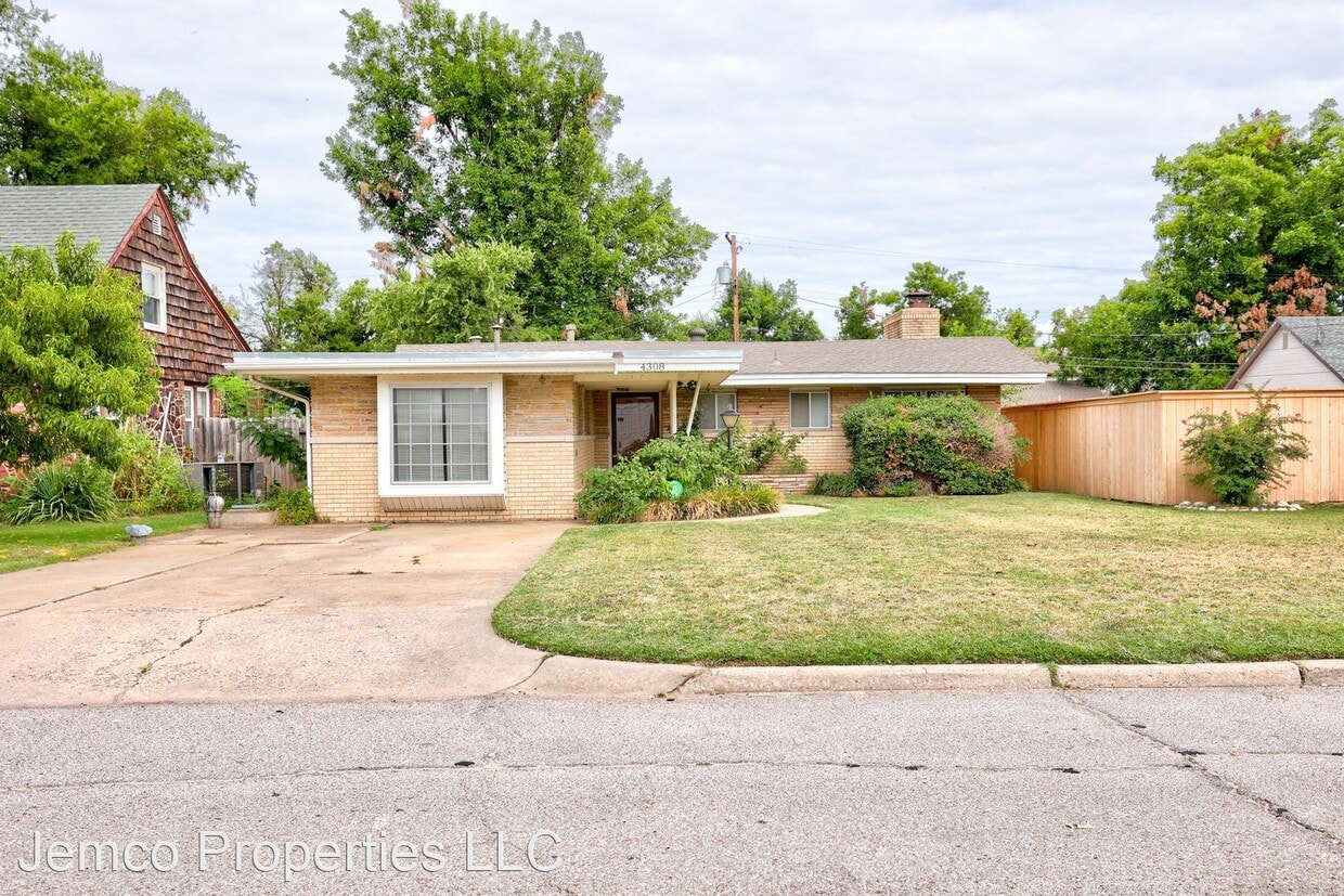 3 br, 2 bath House 4308 N. Wheeler Ave House Rental in Bethany, OK