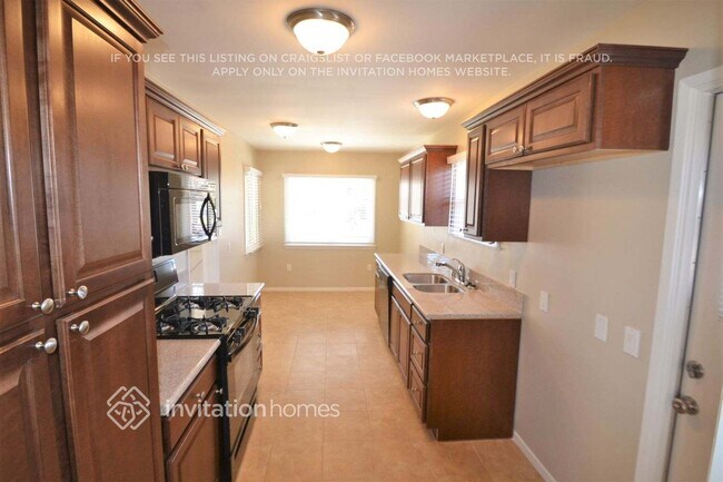 Foto del edificio - 15007 Florwood Ave