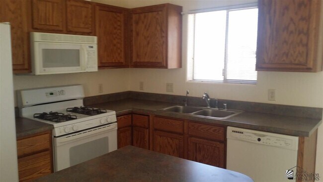 Foto del edificio - 7710 E 27th St