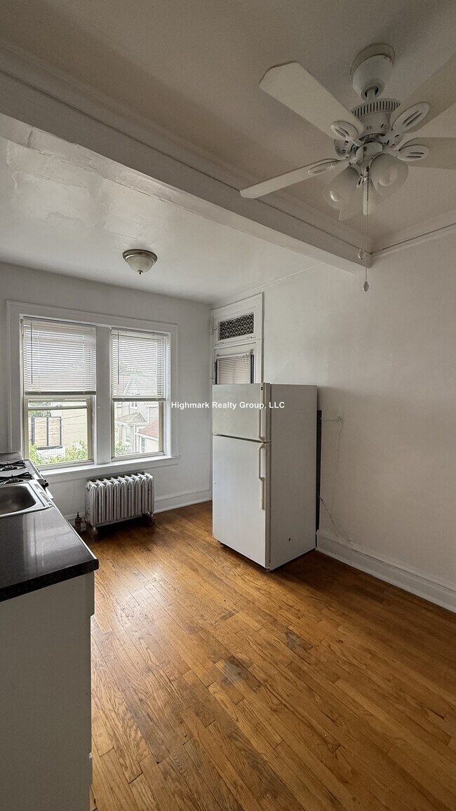 Foto del edificio - 2853 W Berteau Ave