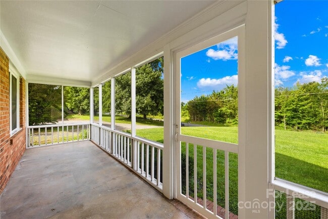 Building Photo - 13715 Mayes Rd