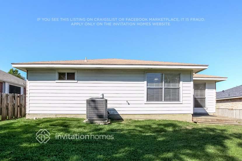 Building Photo - 10714 Estelle Cir